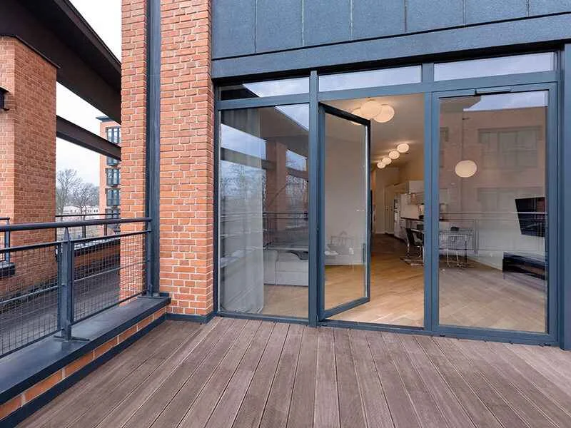 aluminium_door_uae_glass_llc-2.jpg.bv_.webp